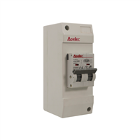Breaker 2P 32 A Con Caja Aoelec